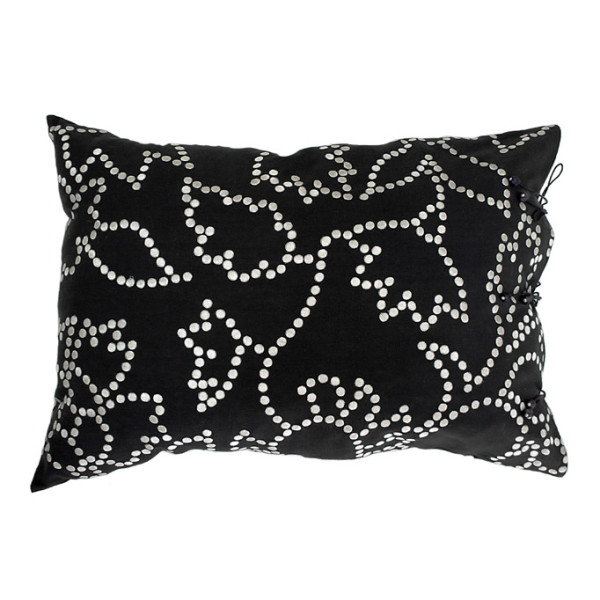 no-mad-india-gunjan-black-cushion-50x70