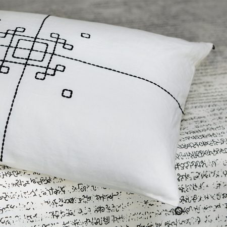 nomad-india-black-vayu-cushion-detail