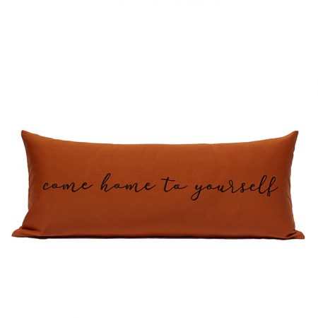 nomad-india-barahmasa-word-cushion-terracotta-mood-chty