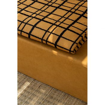 nomad-india-textiles-cushion-cover-adira-ochre-black-details