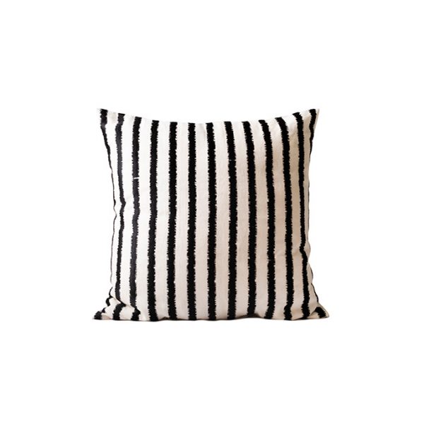nomad-india-textiles-cushion-cover-lakeer-black-off-white-1