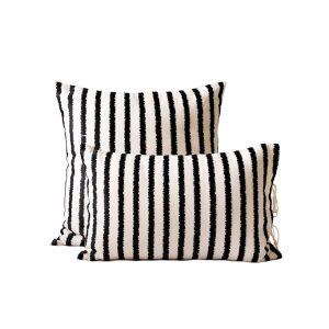 nomad-india-textiles-cushion-cover-lakeer-black-off-white