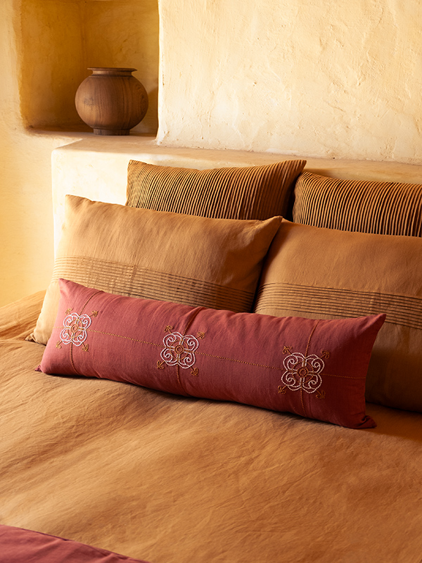 nomad-india-textiles-llumbar-cushion-adhyaru-terracotta-3