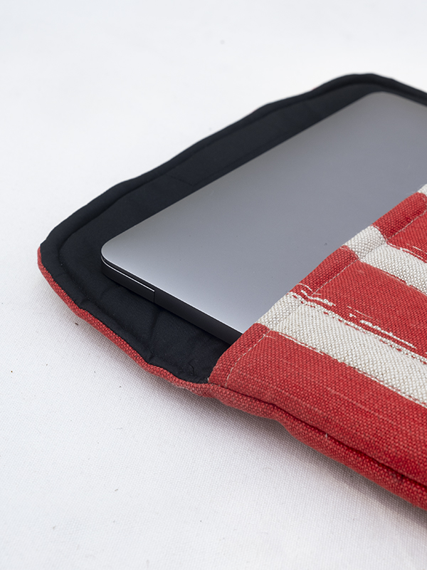 nomad-india-patta-laptop-sleeve-red-2