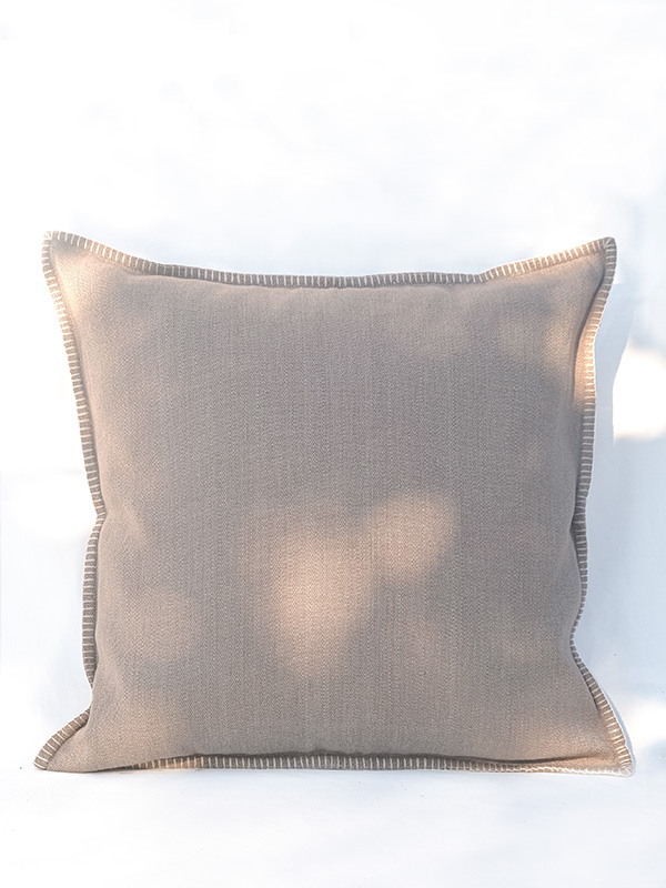 nomad-india-textiles-cushions-prakrit-taupe-2