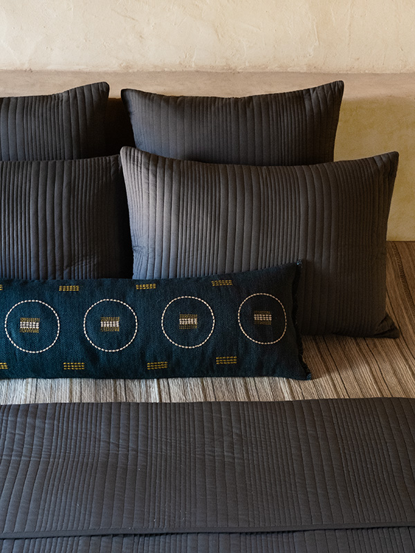 nomad-india-textiles-lumbar-shunya-teal