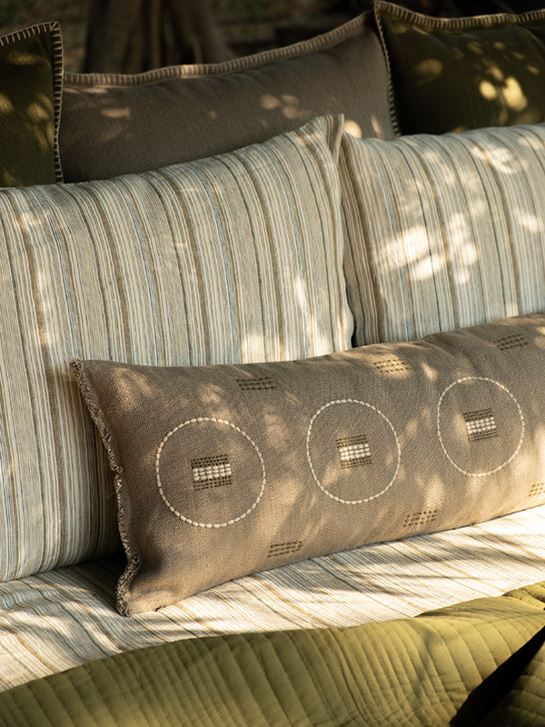 nomad-india-textiles-lumbar-shunya-taupe-2