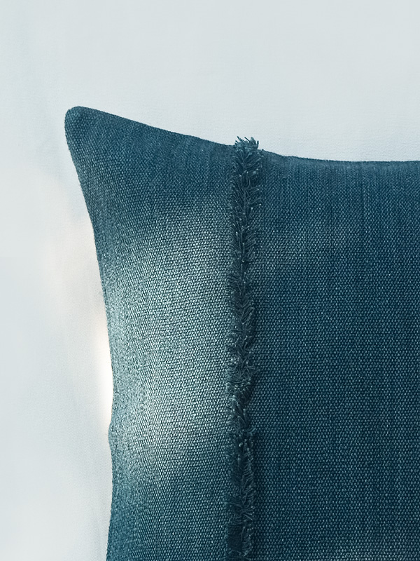 nomad-india-textiles-cushions-pranit-teal-details-1