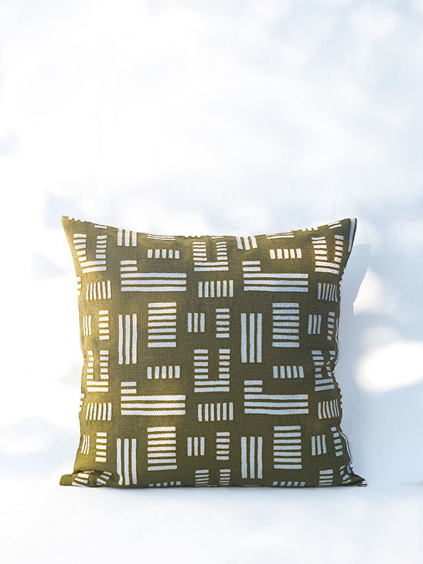 nomad-india-textiles-cushion-anvaya-khaki-2