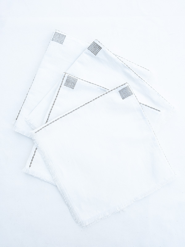 nomad-india-table-linen-napkins-chakhon-ivory-taupe-1