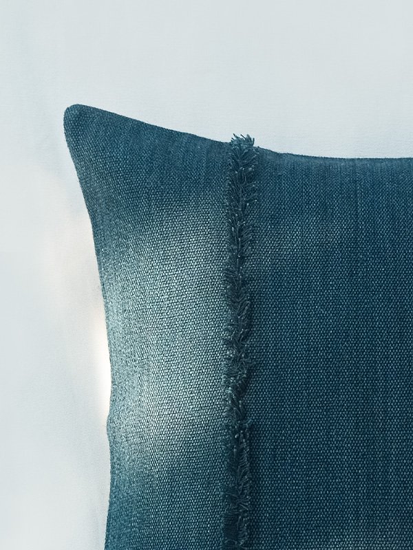 nomad-india-textiles-cushions-pranit-teal-details-1