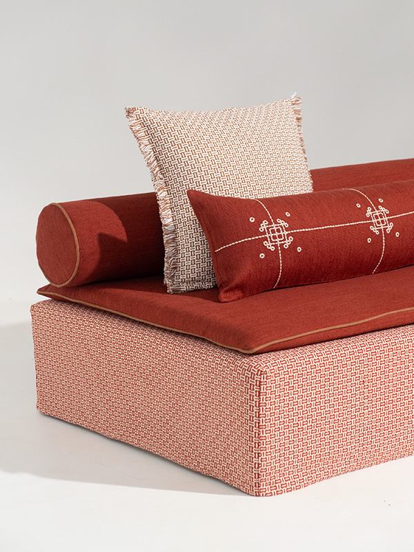 nomad-india-furniture-daybed-vishram-terracotta-3