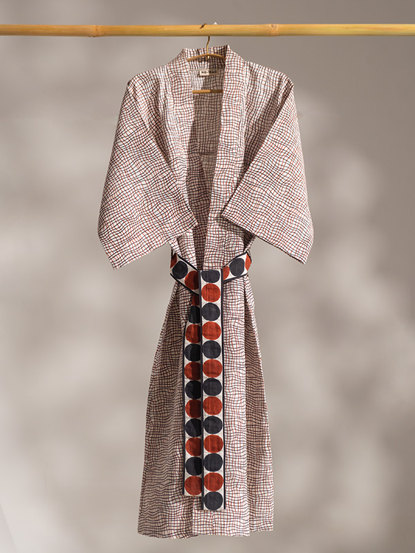 nomad-india-accessories-samiha-robe-black-terracott-2