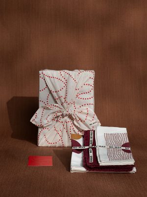 nomad-india-gifting-table-linen-set-raha-ochre-crimson